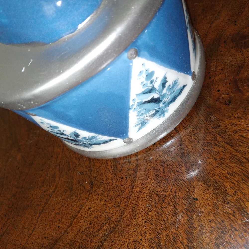 Merry and Bright Collection Chinoiserie Ceramic Large Nutcracker - Picture 5 of 13